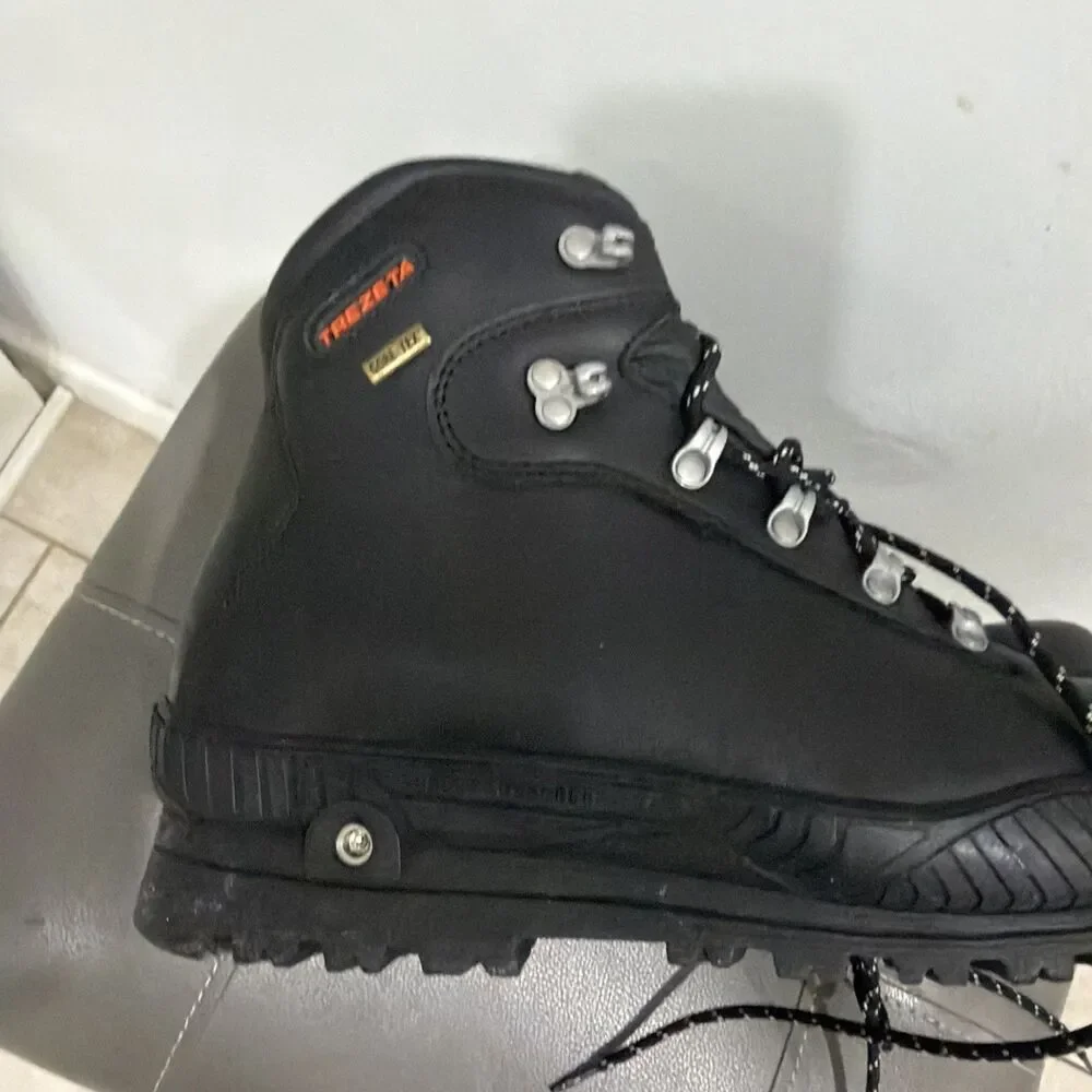 Trezeta Black Leather Gore-Tex  Hiking Boots With Studs Men's 9.5
